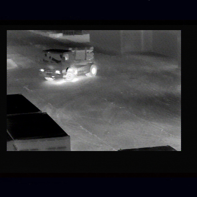 運(yùn)輸貨車
穿陰霾、破沙塵, 透黑夜、濾除強(qiáng)光,提前發(fā)現(xiàn)前方行人、車輛和障礙物等目標(biāo)。